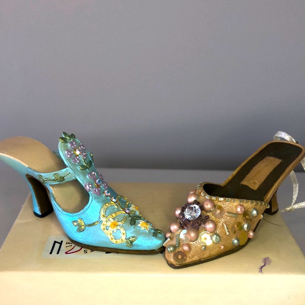 Pair of shoes miniature figurines